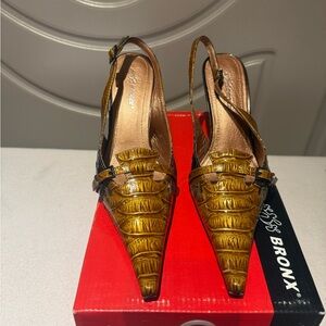 Bronx Women's Gold Slingback Heels
